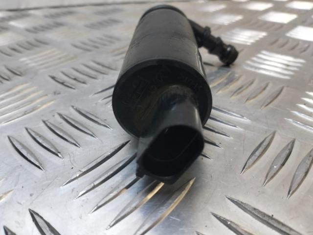 bontott VW TOURAN Fényszórómosó Szivattyú