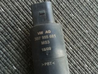 bontott VW TOURAN Fényszórómosó Szivattyú