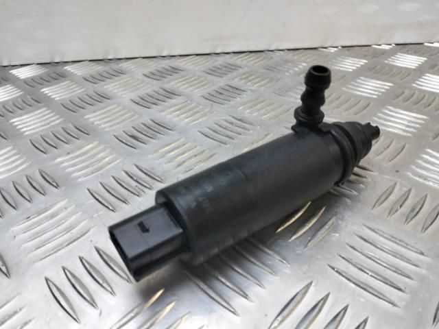 bontott VW TOURAN Fényszórómosó Szivattyú