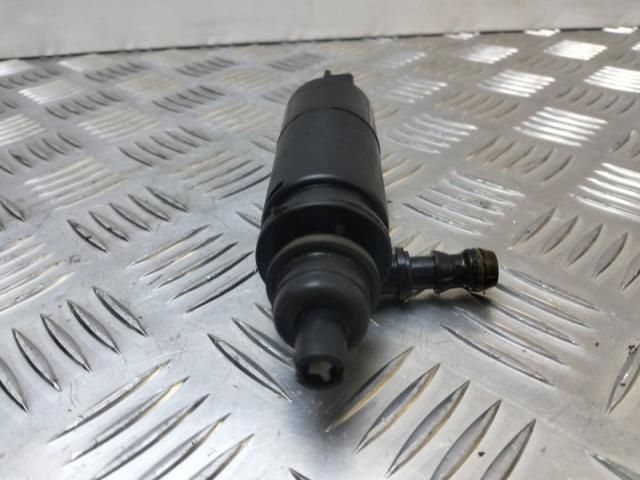 bontott VW TOURAN Fényszórómosó Szivattyú