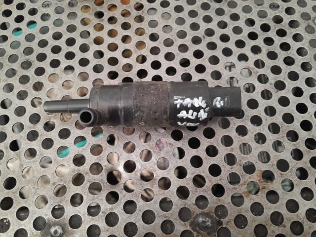 bontott VW TOURAN Fényszórómosó Szivattyú