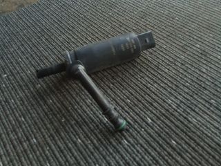 bontott VW TOURAN Fényszórómosó Szivattyú