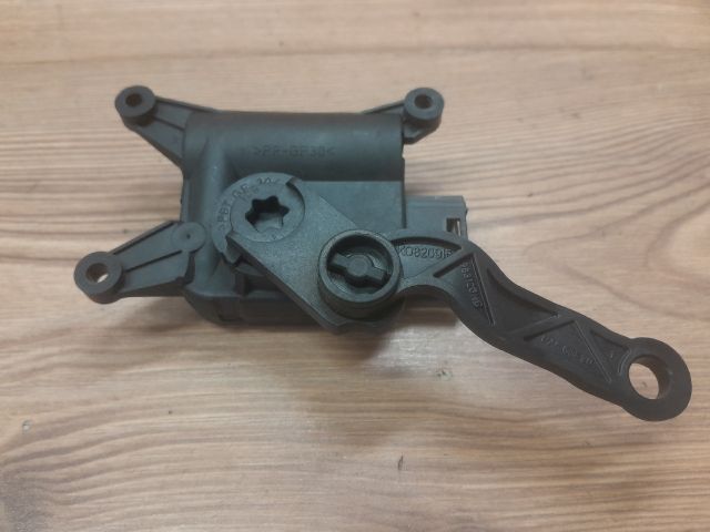 bontott VW TOURAN Fűtés Állító Motor