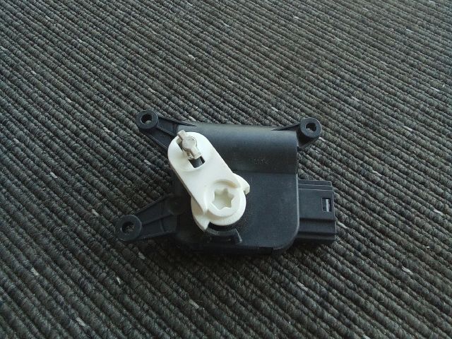 bontott VW TOURAN Fűtés Állító Motor