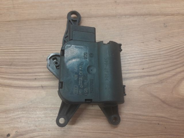 bontott VW TOURAN Fűtés Állító Motor
