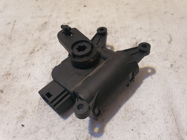 bontott VW TOURAN Fűtés Állító Motor