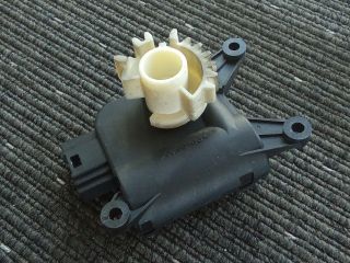 bontott VW TOURAN Fűtés Állító Motor