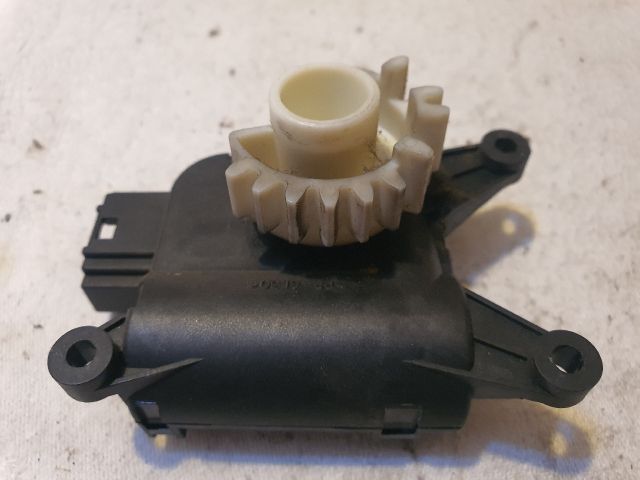 bontott VW TOURAN Fűtés Állító Motor