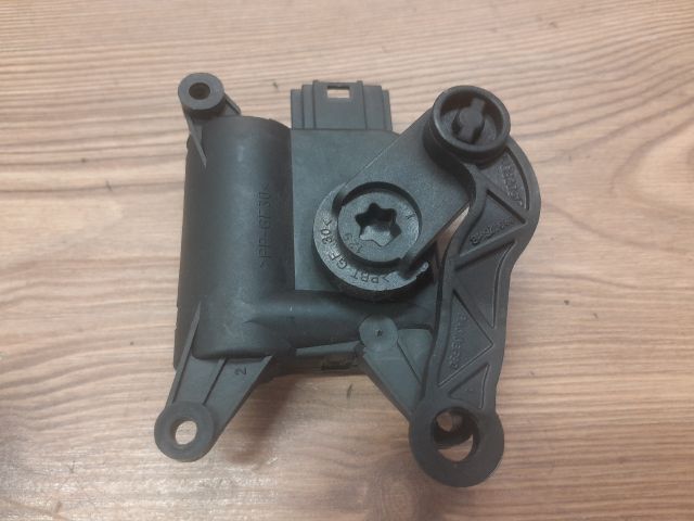 bontott VW TOURAN Fűtés Állító Motor