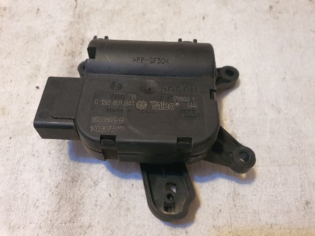bontott VW TOURAN Fűtés Állító Motor