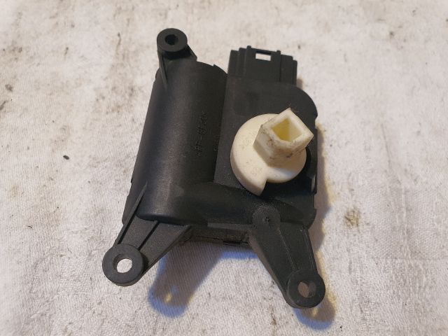 bontott VW TOURAN Fűtés Állító Motor