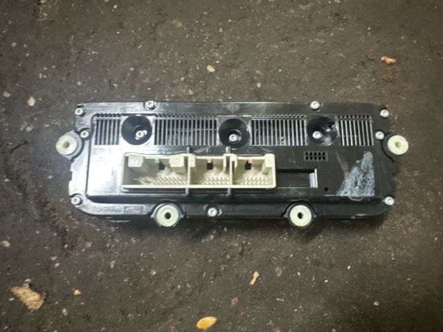 bontott VW TOURAN Fűtéskapcsoló (digit klímás)