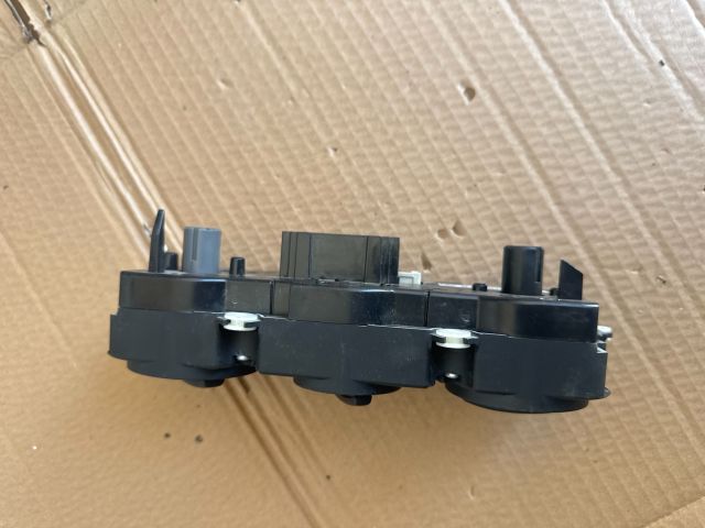 bontott VW TOURAN Fűtéskapcsoló (manuális klímás)