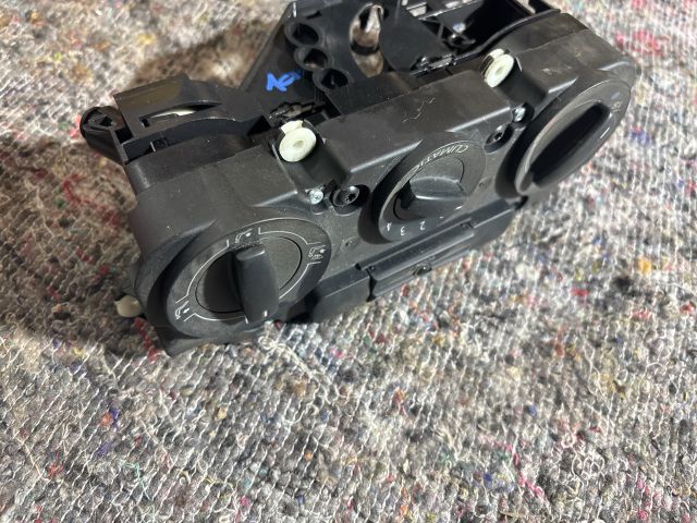 bontott VW TOURAN Fűtéskapcsoló (manuális klímás)