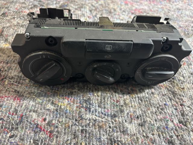 bontott VW TOURAN Fűtéskapcsoló (manuális klímás)