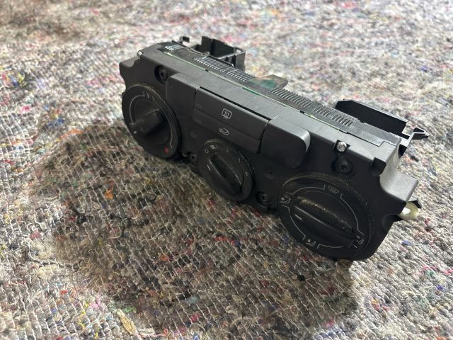 bontott VW TOURAN Fűtéskapcsoló (manuális klímás)