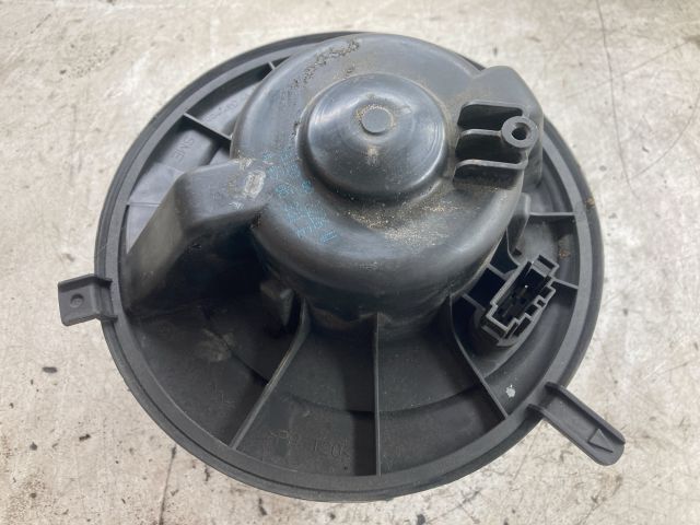 bontott VW TOURAN Fűtőmotor (Klímás)