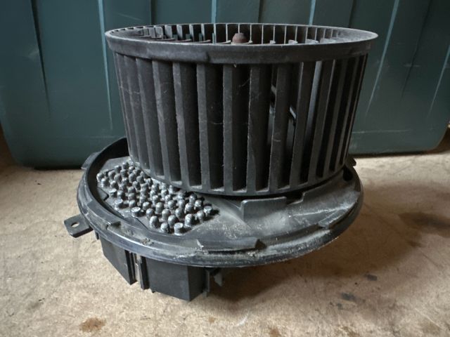 bontott VW TOURAN Fűtőmotor (Klímás)