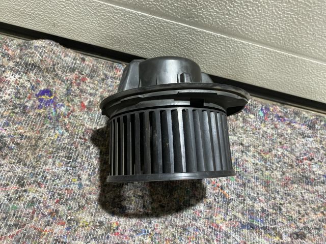 bontott VW TOURAN Fűtőmotor (Klímás)