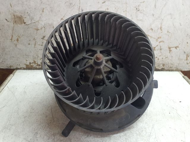 bontott VW TOURAN Fűtőmotor (Klímás)