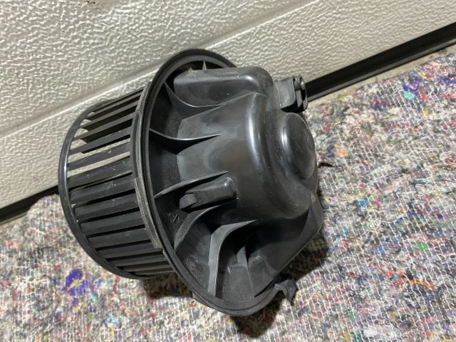 bontott VW TOURAN Fűtőmotor (Klímás)