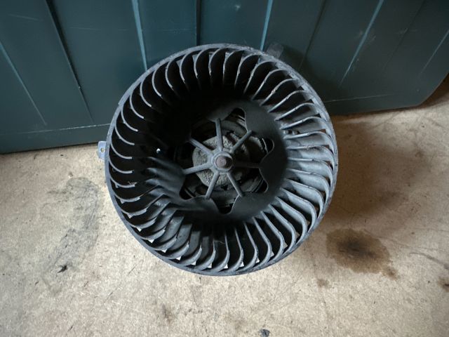 bontott VW TOURAN Fűtőmotor (Klímás)