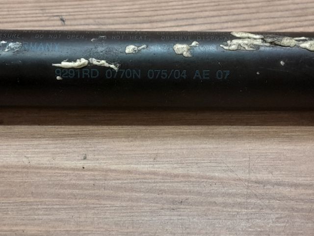 bontott VW TOURAN Gázrugós Kitámasztó Teleszkóp Csomagtérajtó Bal