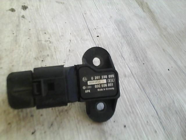 bontott VW TOURAN GPS Antenna