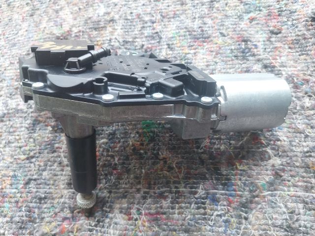 bontott VW TOURAN Hátsó Ablaktörlő Motor