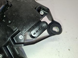 bontott VW TOURAN Hátsó Ablaktörlő Motor
