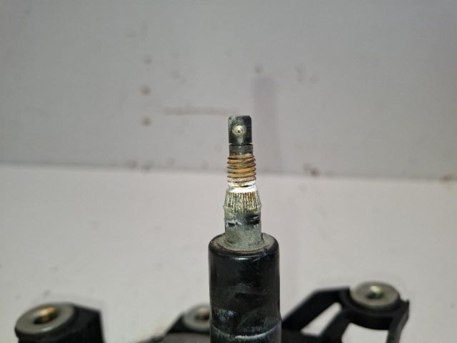 bontott VW TOURAN Hátsó Ablaktörlő Motor