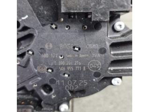 bontott VW TOURAN Hátsó Ablaktörlő Motor