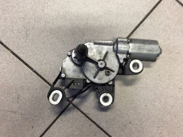 bontott VW TOURAN Hátsó Ablaktörlő Motor