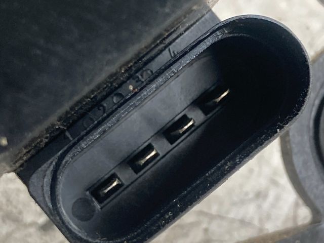 bontott VW TOURAN Hátsó Ablaktörlő Motor