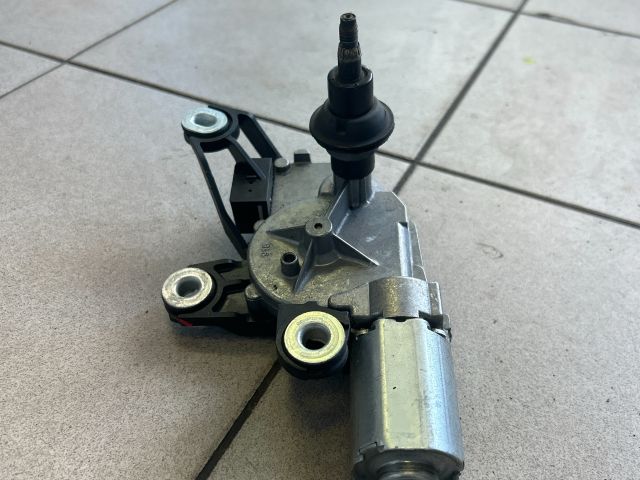bontott VW TOURAN Hátsó Ablaktörlő Motor