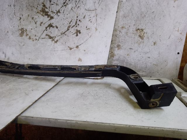 bontott VW TOURAN Hátsó középső Lökhárító Tartó (Műanyag)