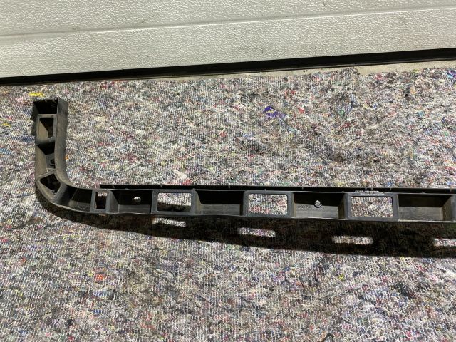 bontott VW TOURAN Hátsó középső Lökhárító Tartó (Műanyag)