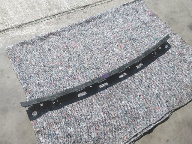 bontott VW TOURAN Hátsó középső Lökhárító Tartó (Műanyag)