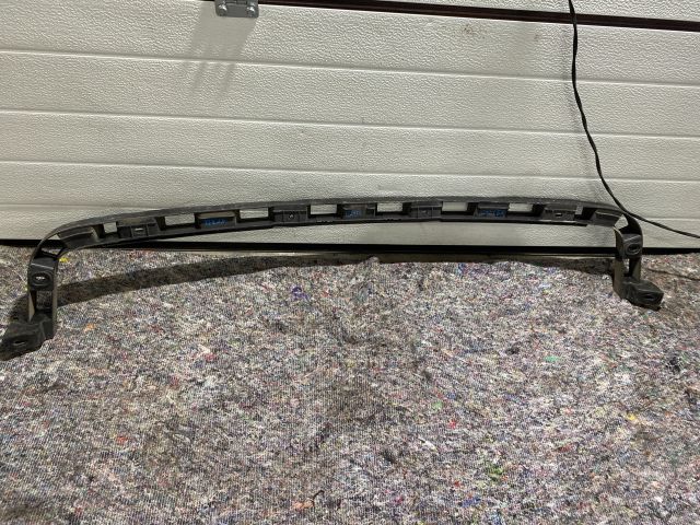 bontott VW TOURAN Hátsó középső Lökhárító Tartó (Műanyag)