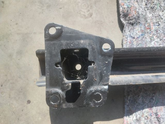 bontott VW TOURAN Hátsó Lökhárító Merevítő (Fém)