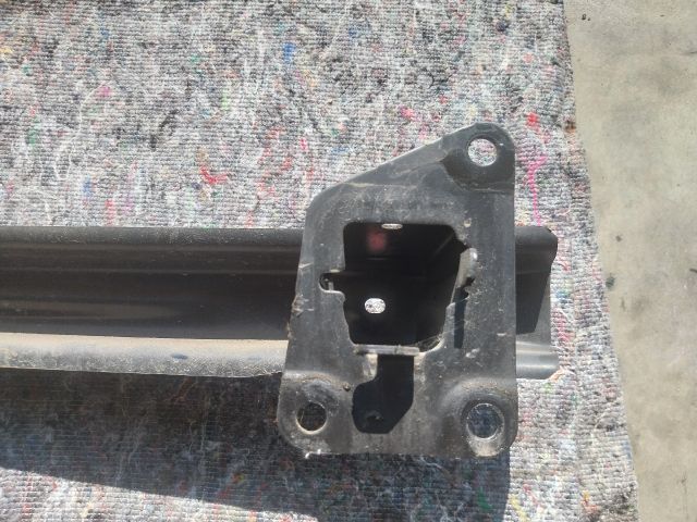 bontott VW TOURAN Hátsó Lökhárító Merevítő (Fém)