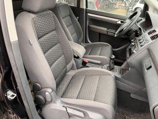 bontott VW TOURAN Hátsó Lökhárító (Részeivel)