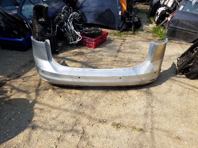 bontott VW TOURAN Hátsó Lökhárító (Üresen)