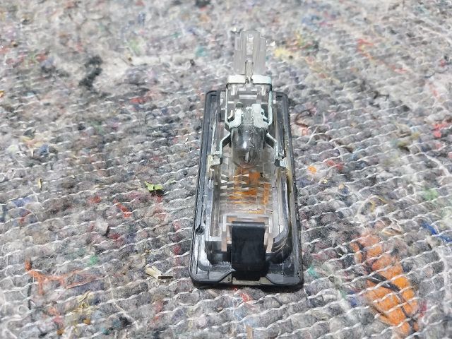 bontott VW TOURAN Hátsó Rendszámtábla Világítás