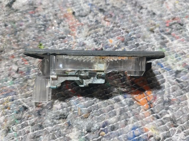 bontott VW TOURAN Hátsó Rendszámtábla Világítás