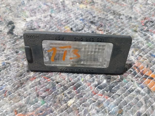 bontott VW TOURAN Hátsó Rendszámtábla Világítás