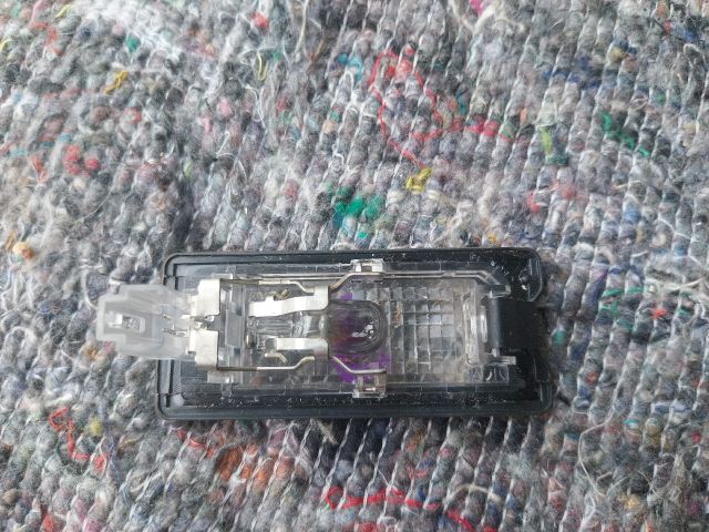 bontott VW TOURAN Hátsó Rendszámtábla Világítás