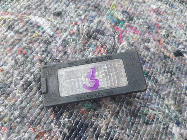 bontott VW TOURAN Hátsó Rendszámtábla Világítás