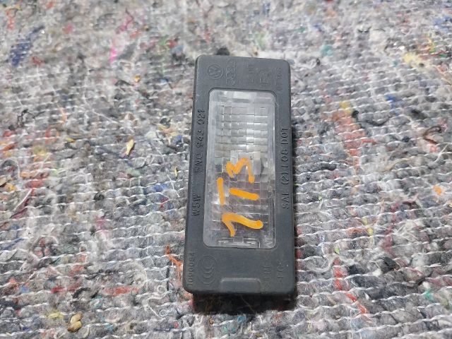 bontott VW TOURAN Hátsó Rendszámtábla Világítás