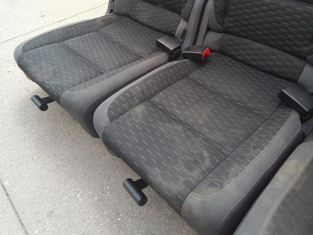bontott VW TOURAN Hátsó Ülés Szett